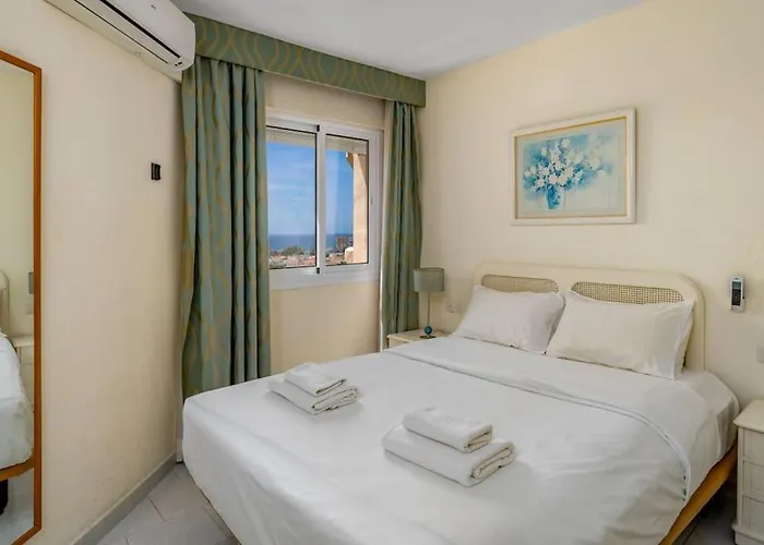 Riviera Seaview Getaway מיחאס