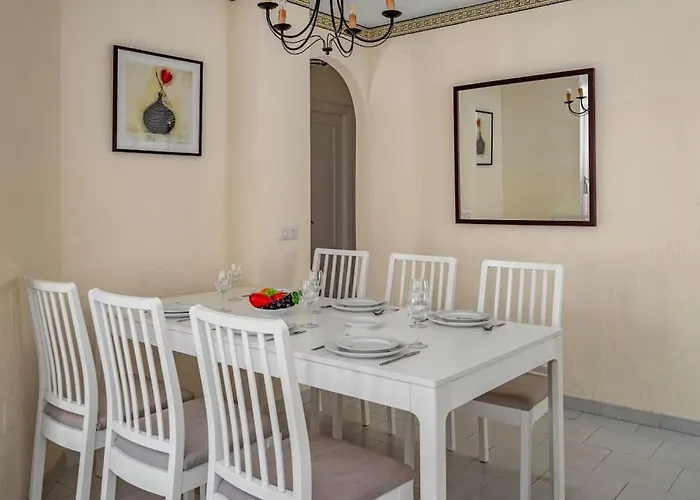 Riviera Seaview Getaway מיחאס